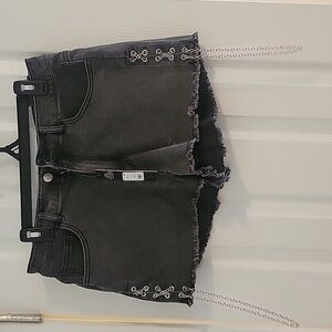 NWT - Two Chains! 📿 Fashion Nova Ash Black Denim Shorts - Size 11 - New!